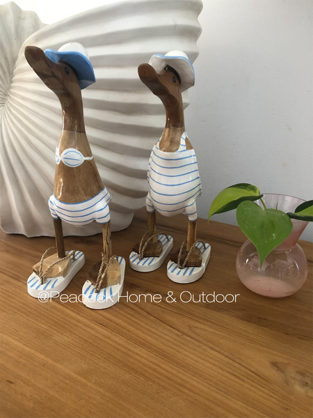 Beach Duck - girl